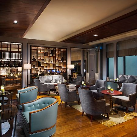 Hotel Grand Lapa Macao Exterior foto The Club Lounge at the Royal Plaza Hotel