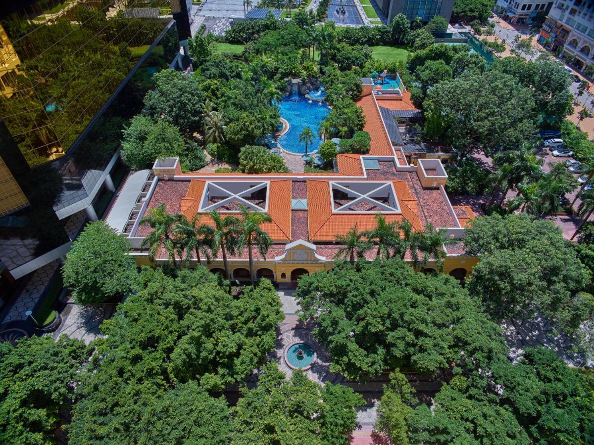 Hotel Grand Lapa Macao Exterior foto The swimming pool at the Mandarin Oriental, Hong Kong