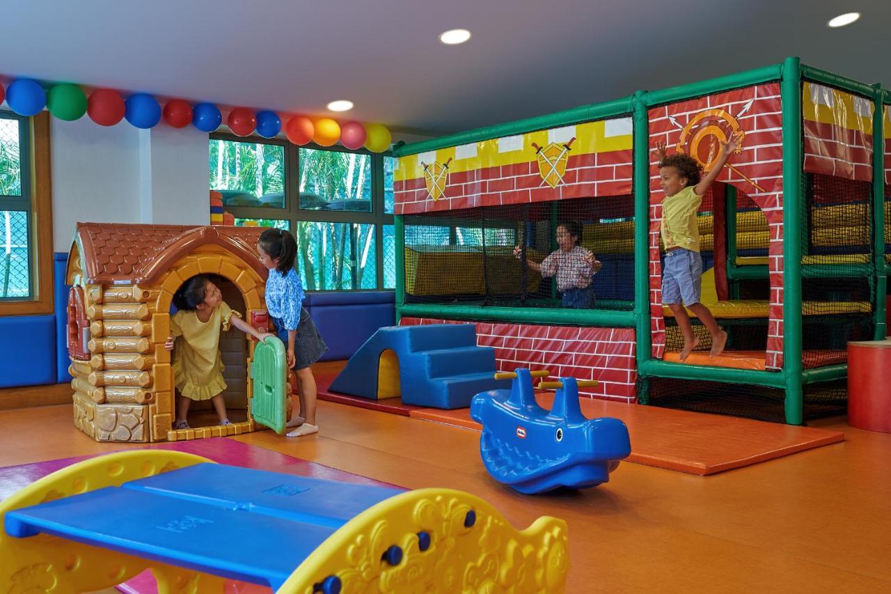 Hotel Grand Lapa Macao Exterior foto The Children's Club at the Sheraton Vistana Resort