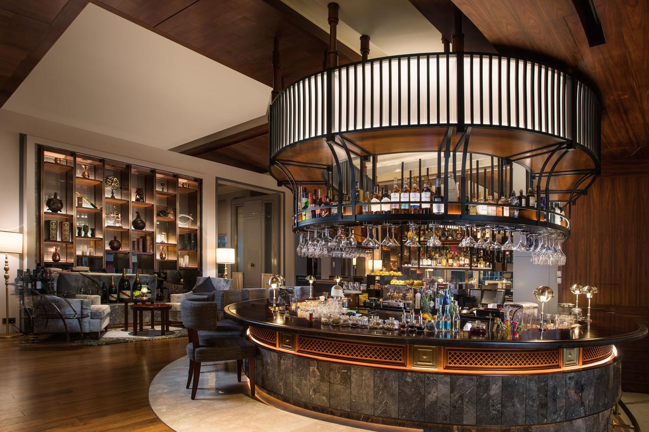 Hotel Grand Lapa Macao Exterior foto The bar at the hotel
